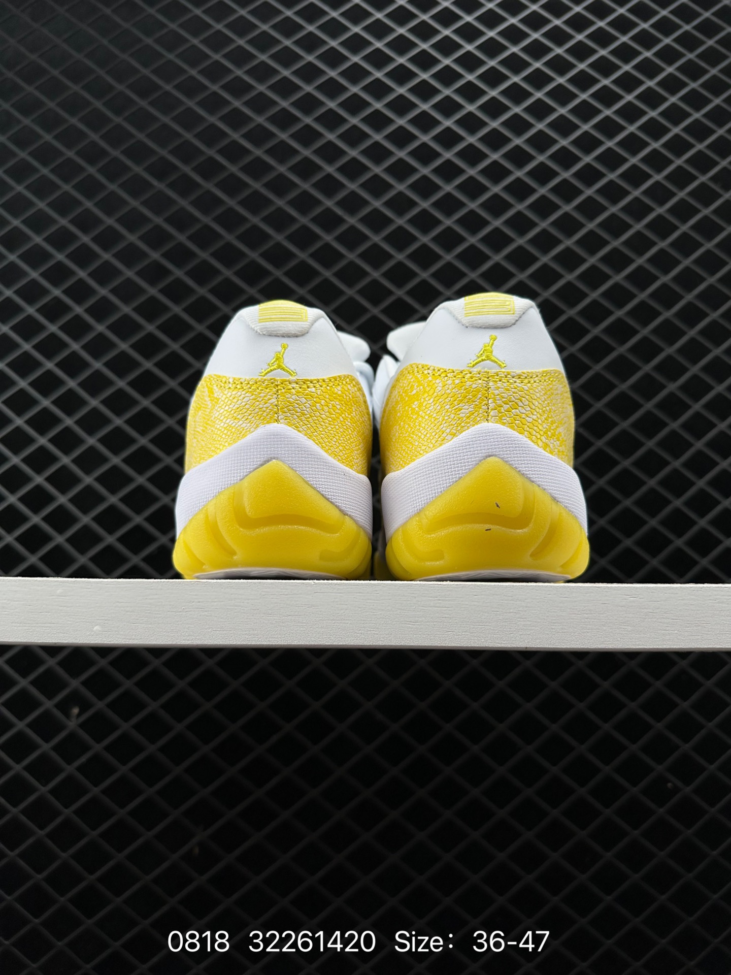 Nike Air Jordan 11 Retro Low LE